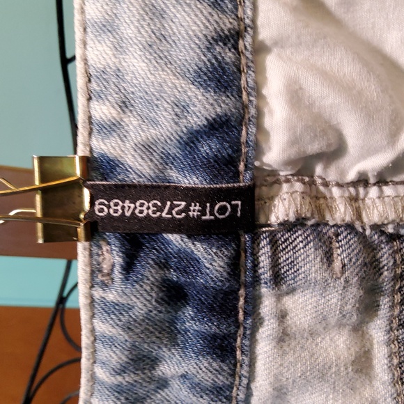 Distressed Parker Buffalo Jean Shorts - Picture 8 of 9